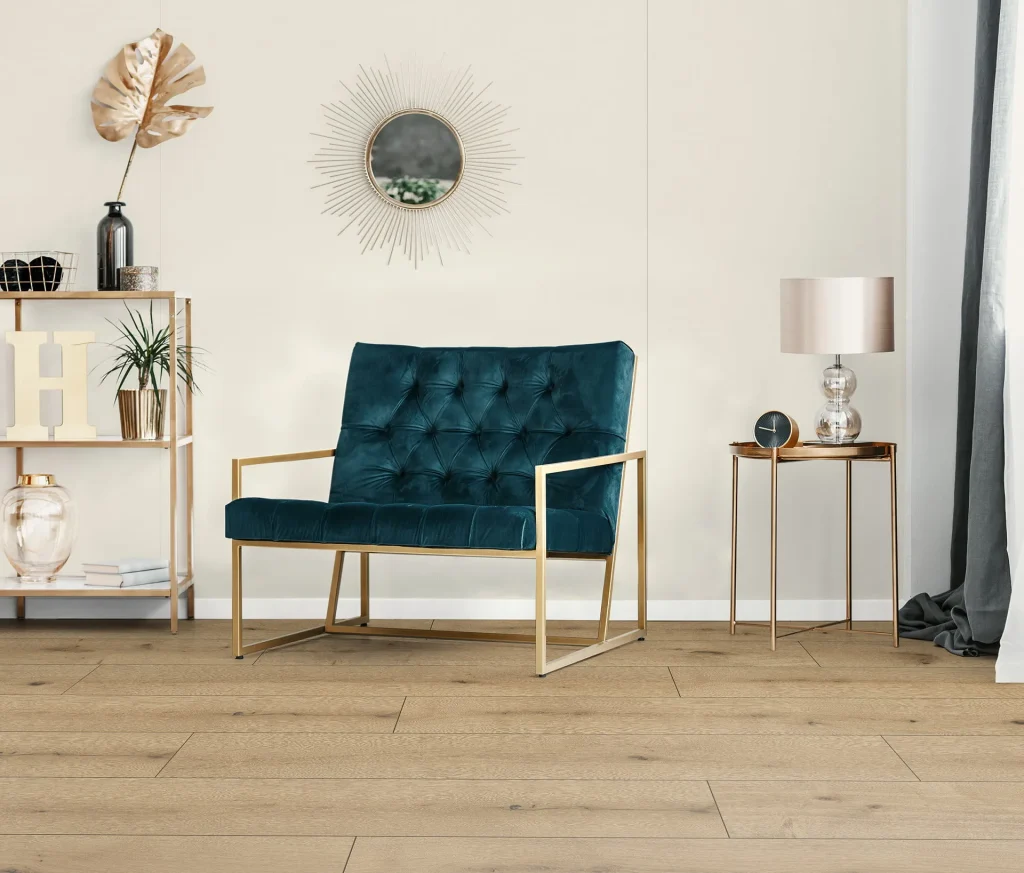 Amenajare cu panou Rocko Almond K564 și pardoseală cu decor de lemn